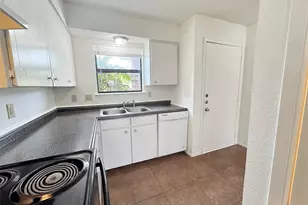 1024 Southmoor Dr, Arlington, TX 76010 - Photo 5