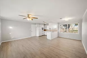 426 Bond St, Fairfield, TX 75840 - Photo 3