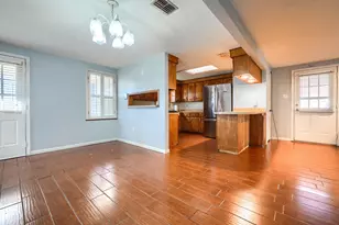 2112 Mangum St, Commerce, TX 75428 - Photo 5