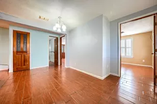 2112 Mangum St, Commerce, TX 75428 - Photo 3