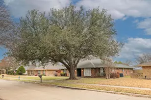 2425 Coleshire Dr, Plano, TX 75075 - Photo 3