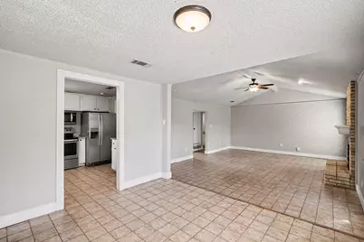 5054 Tierney Court S, Fort Worth, TX 76112 - Photo 9