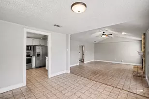 5054 Tierney Ct S, Fort Worth, TX 76112 - Photo 9