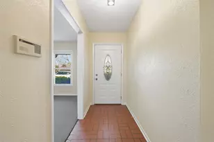 4205 Wedgmont Cir S, Fort Worth, TX 76133 - Photo 3