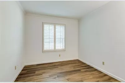 13853 Leinsper Green Street, Dallas, TX 75240 - Photo 11