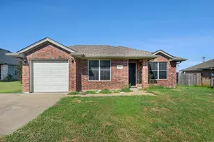 408 Mesquite Dr, Rio Vista, TX 76093 - Photo 3