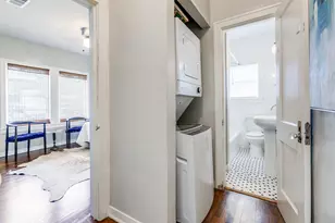 733 W Page Ave, Dallas, TX 75208 - Photo 9