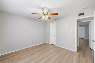 1718 Dorchester Dr, Arlington, TX 76014 - Photo 11