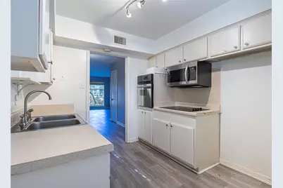 3031 Mahanna Springs Drive #D  Bldg B, Dallas, TX 75235 - Photo 9