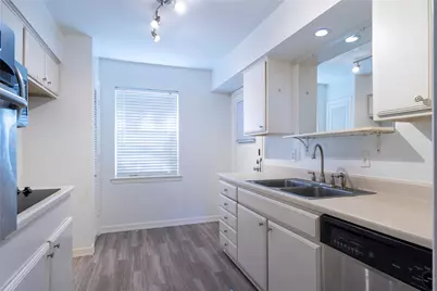 3031 Mahanna Springs Drive #D  Bldg B, Dallas, TX 75235 - Photo 7