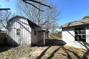 645 N Center St, Blossom, TX 75416 - Photo 19