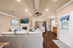 1208 Henard Ln, Granbury, TX 76048 - Photo 5