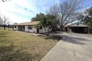 107 Quail Lake Dr W, Whitney, TX 76692 - Photo 1