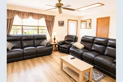 107 Quail Lake Drive W, Whitney, TX 76692 - Photo 5