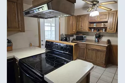 107 Quail Lake Drive W, Whitney, TX 76692 - Photo 9