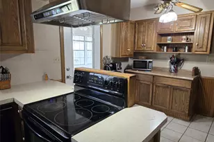 107 Quail Lake Dr W, Whitney, TX 76692 - Photo 9