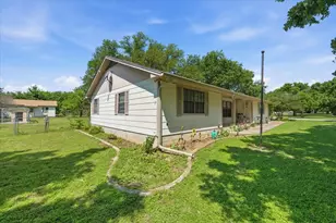 107 Quail Lake Dr W, Whitney, TX 76692 - Photo 3