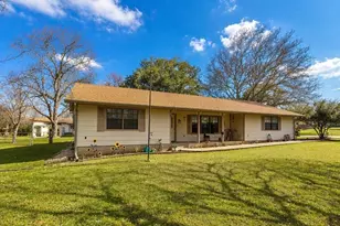 107 Quail Lake Dr W, Whitney, TX 76692 - Photo 3