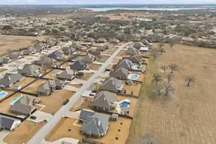 2824 Willow Ridge Cir, Granbury, TX 76049 - Photo 37