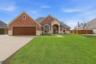 2824 Willow Ridge Cir, Granbury, TX 76049 - Photo 1