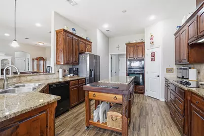 2824 Willow Ridge Circle, Granbury, TX 76049 - Photo 13