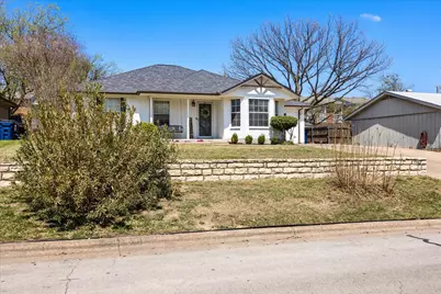 1709 W Doyle Street, Granbury, TX 76048 - Photo 5