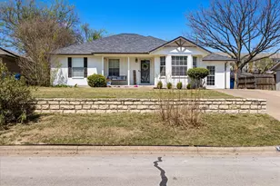 1709 W Doyle St, Granbury, TX 76048 - Photo 33