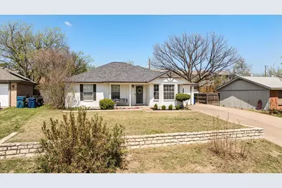 1709 W Doyle Street, Granbury, TX 76048 - Photo 3