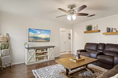 1709 W Doyle Street, Granbury, TX 76048 - Photo 11