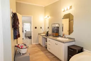 593 Chisholm Hills Dr, New Fairview, TX 76078 - Photo 9