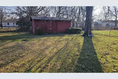 3107 Eastland Avenue, Greenville, TX 75402 - Photo 3