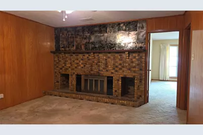 3107 Eastland Avenue, Greenville, TX 75402 - Photo 3