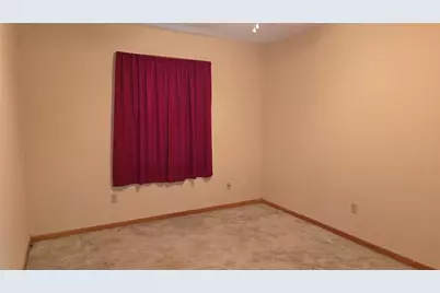 3107 Eastland Avenue, Greenville, TX 75402 - Photo 11