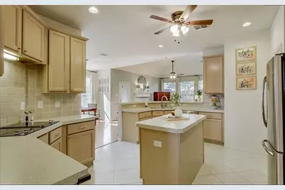 120 Stonecreek Drive, Irving, TX 75063 - Photo 3