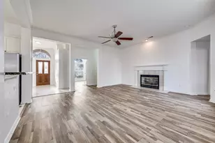 9611 Cliffside Dr, Irving, TX 75063 - Photo 9