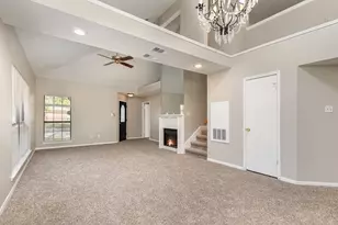 2921 Menlo Park Ln, Carrollton, TX 75007 - Photo 7