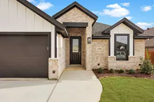 1318 Oleander Dr, Tolar, TX 76476 - Photo 3