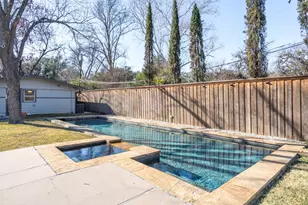 6527 Axton Cir, Dallas, TX 75214 - Photo 23