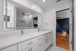 6527 Axton Cir, Dallas, TX 75214 - Photo 13