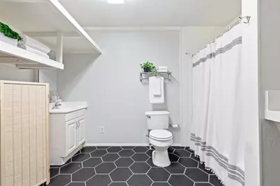 10208 Lake Gardens Drive, Dallas, TX 75218 - Photo 15