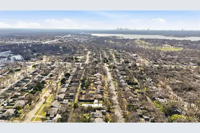 10208 Lake Gardens Drive, Dallas, TX 75218 - Photo 25