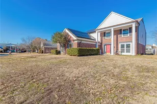 716 Bridget Way, Hurst, TX 76054 - Photo 11