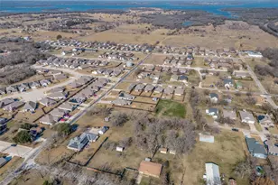 500 Eddleman St, Pilot Point, TX 76258 - Photo 3