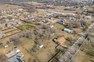 500 Eddleman St, Pilot Point, TX 76258 - Photo 3