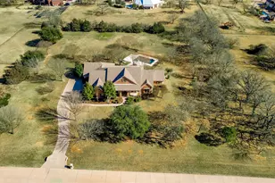 326 W Hickory Ridge Cir, Argyle, TX 76226 - Photo 3