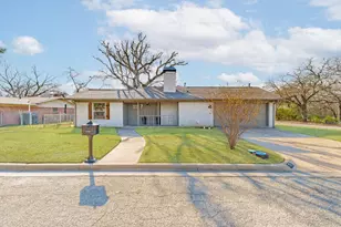 7 NW Ann Rd, Mineral Wells, TX 76067 - Photo 3