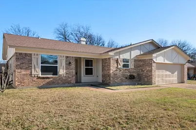520 NW Charlyne Drive, Burleson, TX 76028 - Photo 3