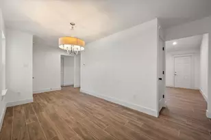 520 NW Charlyne Dr, Burleson, TX 76028 - Photo 5