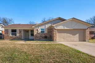 520 NW Charlyne Dr, Burleson, TX 76028 - Photo 1