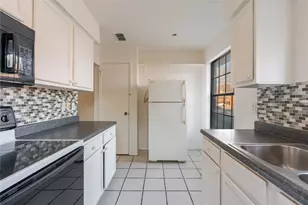 1801 W Srping Creek Pkwy, Plano, TX 75023 - Photo 9